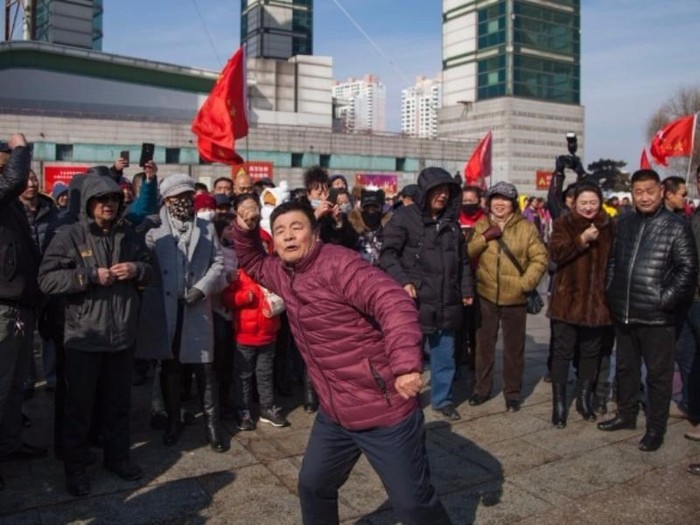 Một cuộc biểu tình kêu gọi tẩy chay hàng hóa Hàn Quốc ở tỉnh Cát Lâm, đông bắc Trung Quốc hồi đầu tháng 3 năm nay. (Ảnh: CNN)
