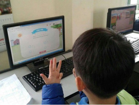 Học sinh phải tham gia nhiều cuộc thi trên mạng. (Ảnh minh họa trên ictnews/Báo điện tử Infonet)