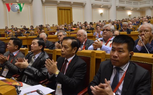 Các đại biểu tham dự cuộc gặp quốc tế các Đảng Cộng sản và Công nhân lần thứ 19.