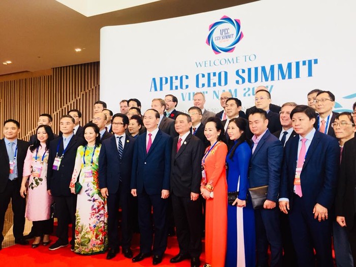 Chủ tịch nước Trần Đại Quang cùng các đại biểu tham dự APEC CEO Summit. Ảnh: VGP/Anh Minh