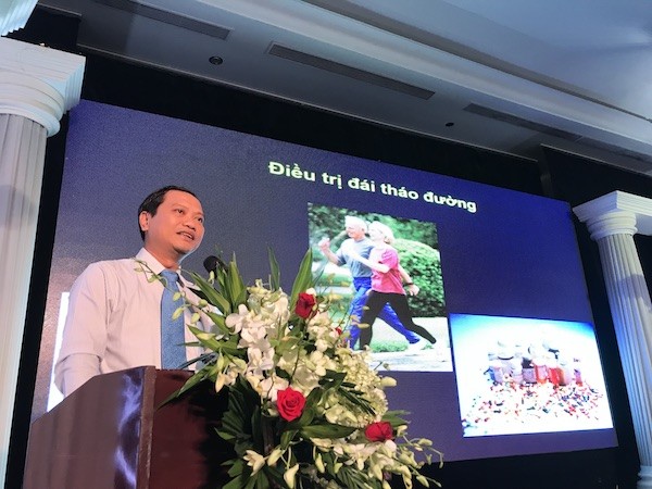 Tiến sĩ, Bác sĩ Phan Hữu Hên chia sẻ cách thiết lập chế độ dinh dưỡng theo thể trạng của từng bệnh nhân, hỗ trợ kiểm soát đường huyết tốt nhất.