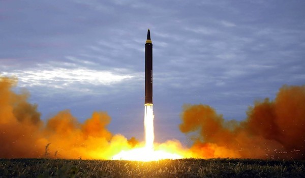 Một vụ thử nghiệm tên lửa của Triều Tiên (Ảnh: Yonhap)