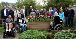 Bộ Gia đình và Xã hội, phòng chăm sóc người tàn tật thăm trường Stephen Hawking