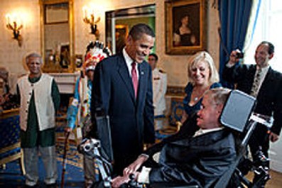 Stephen Hawking được Tổng thống Mỹ Obama đón tiếp tại Nhà trắng vào tháng 8 năm 2009
