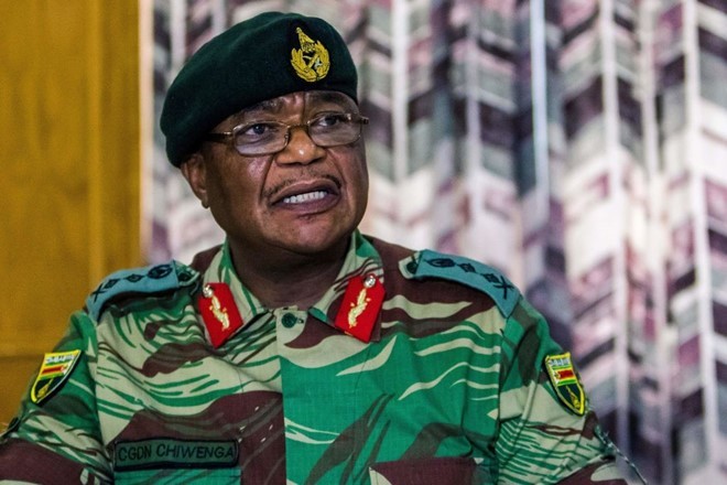 Tư lệnh quân đội Zimbabwe Constantino Chiwenga (Ảnh: CNN)