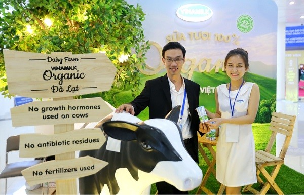 Sản phẩm “Sữa tươi Vinamilk 100% Organic” – từ Trang trại bò sữa Organic tiêu chuẩn châu Âu đầu tiên tại Việt Nam và Đông Nam Á có mặt tại Hội nghị thượng đỉnh APEC 2017. (Ảnh: Xuân Phú)