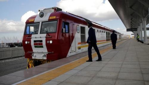 Tuyến đường sắt nối thủ đô Nairobi và cảng biển lớn Mombasa, Kenya do Tập đoàn Cầu đường Trung Quốc (CRBC) xây dựng (Ảnh: Reuters)