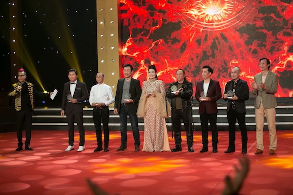 Ban giám khảo các vòng thi nhận kỷ niệm chương của chương trình Kỳ tài lộ diện