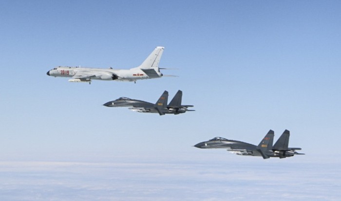 Các máy bay chiến đấu của Trung Quốc tập trận quanh không phận Đài Loan (Ảnh: AP)
