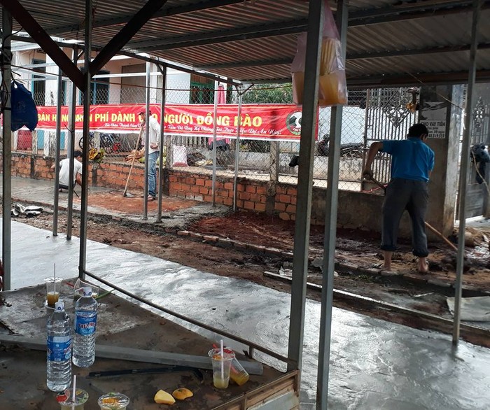 Khu vực bán hàng miễn phí dành cho người đồng bào Gia Rai được xây dựng trong chợ nhỏ trên đường Nguyễn Thái Học, thị trấn Chư Sê, huyện Chư Sê, tỉnh Gia Lai. (Ảnh do tác giả cung cấp)