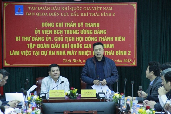 Lãnh đạo tỉnh Thái Bình và lãnh đạo PVN chủ trì họp giao ban công trường. ảnh: pvn.