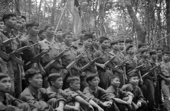 Các chiến sỹ giải phóng quân chuẩn bị tiến vào Huế (1968). (Ảnh tư liệu TTXVN)