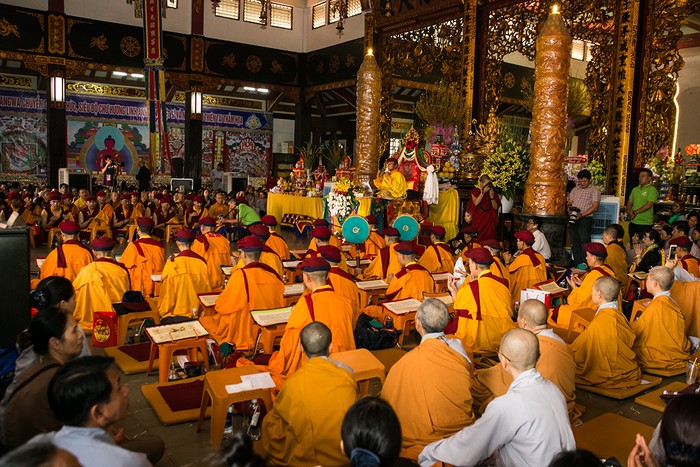 Đức Gyalwang Dukpa cùng chư Tăng Ni Truyền thừa Drukpa cử hành Đại lễ cầu siêu tại chùa Vĩnh Nghiêm