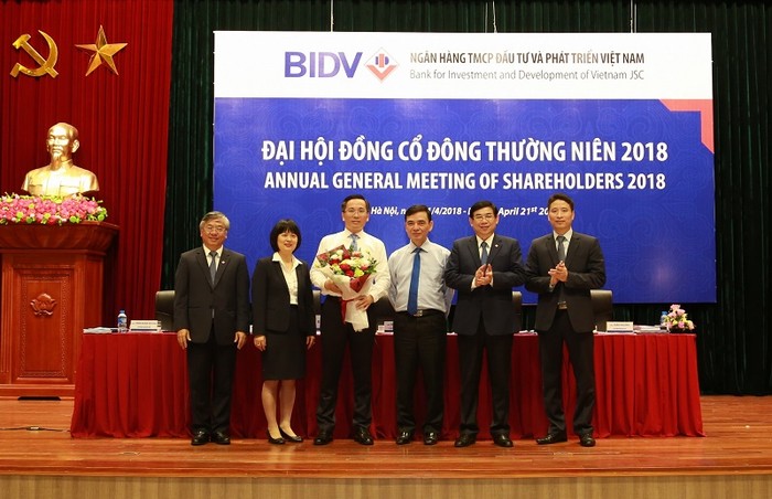 Đại hội đồng cổ đông nhất trí bầu bổ sung ông Phạm Quang Tùng làm thành viên Hội đồng quản trị BIDV nhiệm kỳ 2017-2022.