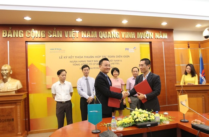 Ngày 9/5/2018, tại Hội sở 22 Ngô Quyền, Hà Nội đã diễn ra lễ ký kết thoả thuận hợp tác toàn diện giữa Ngân hàng Thương mại cổ phần Đại Chúng Việt Nam – PVcomBank và Tổng Công ty Cổ phần Bưu chính Viettel (Viettel Post).