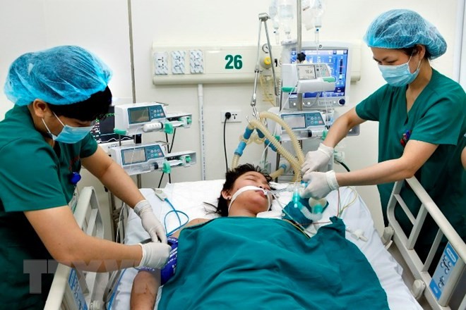 Bệnh nhân bị não mô cầu được điều trị tại Bệnh viện Nhiệt đới Trung ương. ảnh minh họa: TTXVN.