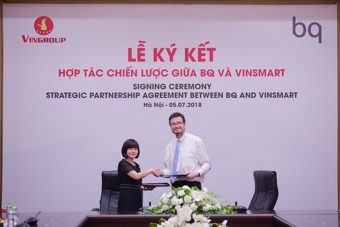 Ngày 5/7/2018, BQ – Công ty công nghệ hàng đầu châu Âu và Công ty VinSmart thuộc Tập đoàn Vingroup đã ký hợp đồng hợp tác toàn diện.