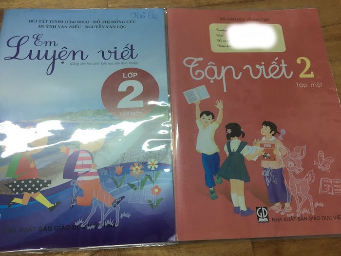 Hai loại vở tập viết mà học sinh Bình Thuận đang sử dụng.