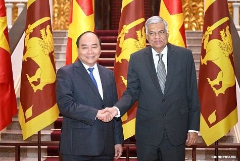 Thủ tướng Nguyễn Xuân Phúc và Thủ tướng Sri Lanka Ranil Wickremesinghe - Ảnh: VGP/Quang Hiếu