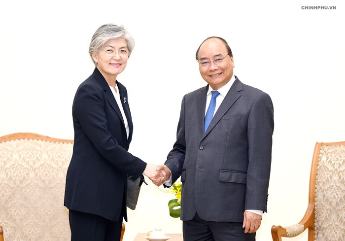 Thủ tướng Nguyễn Xuân Phúc đánh giá cao việc Chính phủ Hàn Quốc cử đoàn sang tham dự và đóng góp vào thành công của Hội nghị WEF ASEAN - Ảnh: VGP/Quang Hiếu
