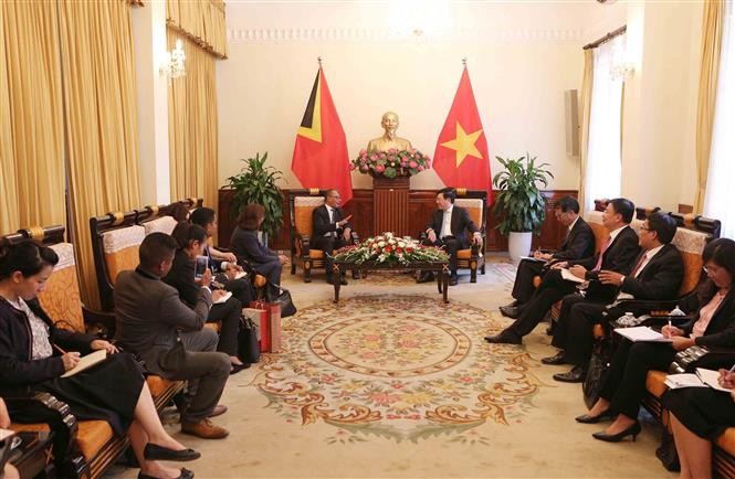 Phó Thủ tướng, Bộ trưởng Ngoại giao Phạm Bình Minh tiếp Bộ trưởng Ngoại giao và Hợp tác Timor-Leste.
