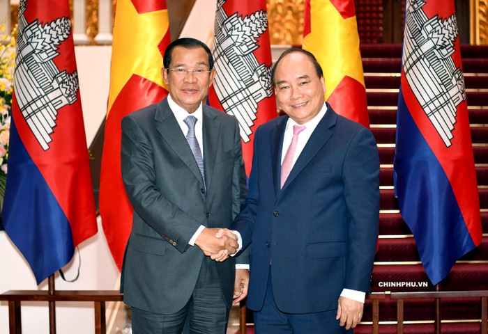 Thủ tướng Nguyễn Xuân Phúc tiếp Thủ tướng Campuchia Samdech Techo Hun Sen. Ảnh: VGP/Quang Hiếu