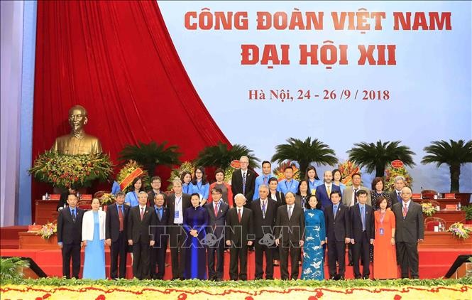 Lãnh đạo Đảng, Nhà nước với đại biểu Đoàn Thành phố Hà Nội. Ảnh: TTXVN