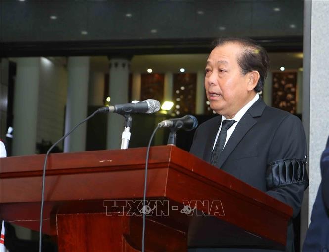 Đồng chí Trương Hòa Bình, Ủy viên Bộ Chính trị, Phó Thủ tướng thường trực Chính phủ đọc Tiểu sử Chủ tịch nước Trần Đại Quang và danh sách Ban Lễ tang.