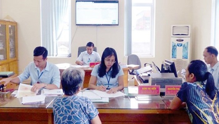 Ủy ban nhân dân phường Quang Hanh (Thành phố Cẩm Phả, tỉnh Quảng Ninh) thực hiện tinh gọn biên chế, tăng hiệu quả giải quyết các thủ tục hành chính trên địa bàn. (Nguồn: sggp.org.vn)