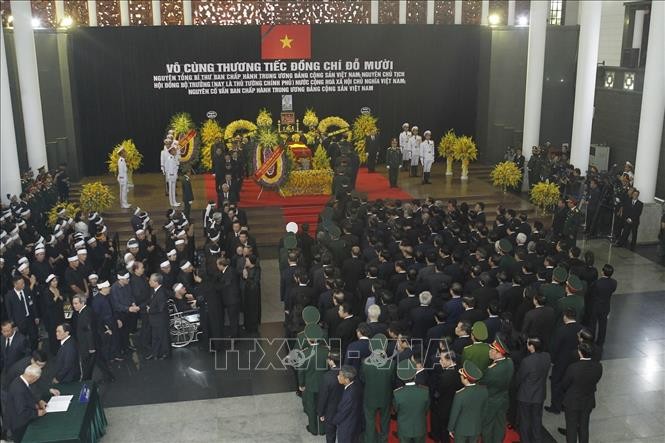 Đoàn Ban Chấp hành Trung ương Đảng Cộng sản Việt Nam viếng nguyên Tổng Bí thư Đỗ Mười. Ảnh: TTXVN