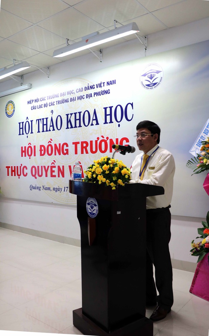 Phó giáo sư, Tiến sĩ Huỳnh Trọng Dương – Hiệu trưởng Trường Đại học Quảng Nam phát biểu khai mạc chào mừng Hội thảo