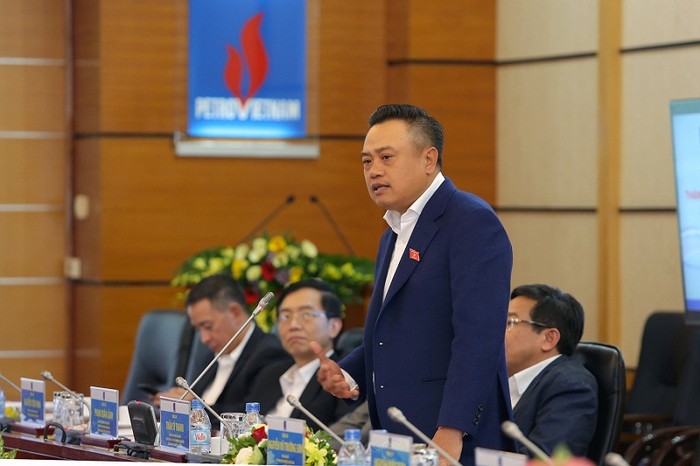 Chủ tịch Hội đồng thành viên Tập đoàn Dầu khí Việt Nam Trần Sỹ Thanh phát biểu tại buổi làm việc