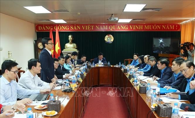 Phó Thủ tướng Vũ Đức Đam phát biểu tại buổi làm việc với Đảng đoàn Tổng Liên đoàn Lao động Việt Nam. Ảnh: Dương Giang/TTXVN