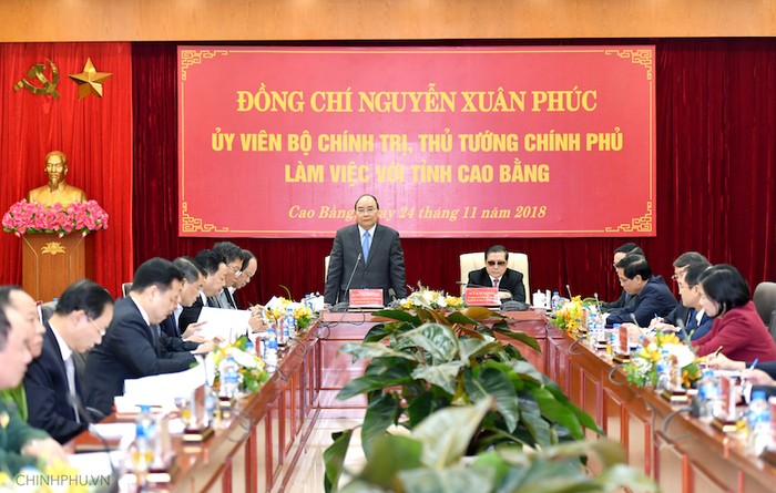 Thủ tướng Nguyễn Xuân Phúc làm việc với lãnh đạo tỉnh Cao Bằng. Ảnh: VGP/Quang Hiếu