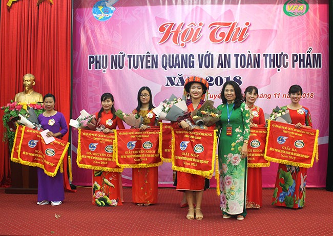 Ngày 13/11, Chi cục an toàn vệ sinh thực phẩm tỉnh Tuyên Quang đã tổ chức Hội thi “Phụ nữ Tuyên Quang với an toàn thực phẩm” năm 2018.
