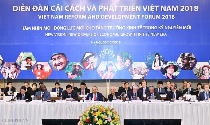 Ngày 5/12, tại Hà Nội, Thủ tướng Nguyễn Xuân Phúc đã dự Diễn đàn Cải cách và Phát triển Việt Nam (VRDF) lần thứ nhất. Ảnh: VGP
