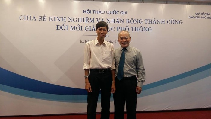 Thầy Phạm Đức Khương và Thứ trưởng Bộ Giáo dục và Đào tạo Nguyễn Vinh Hiển, tại hội thảo Quốc gia