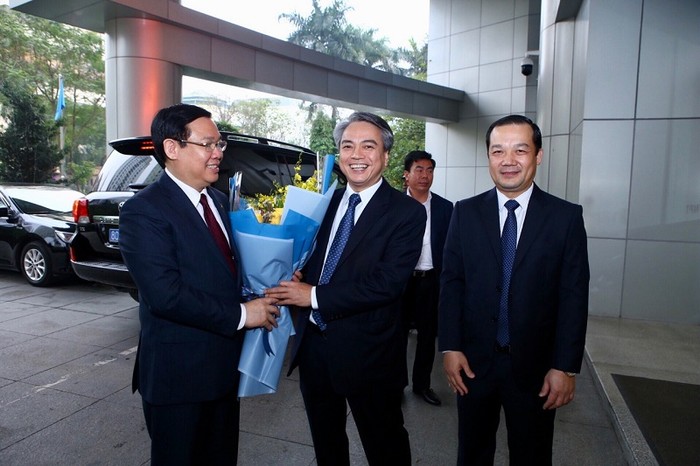 Phó Thủ tướng Vương Đình Huệ đến thăm và làm việc tại VNPT đầu Xuân Kỷ Hợi 2019