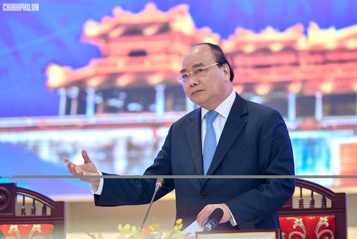 Thủ tướng Nguyễn Xuân Phúc phát biểu trong Hội nghị giao ban hội đồng vùng kinh tế trọng điểm miền Trung. Ảnh: Chinhphu.vn