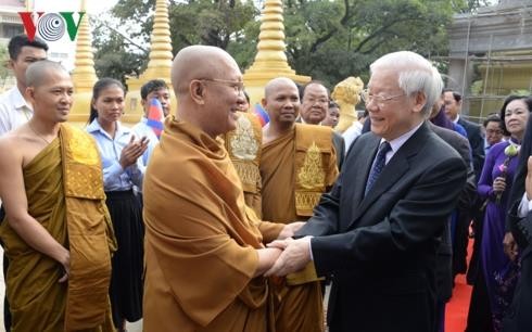 Các Đại tăng thống của Campuchia bày tỏ niềm vinh hạnh được chào đón Tổng Bí thư, Chủ tịch nước Nguyễn Phú Trọng. Ảnh: VOV