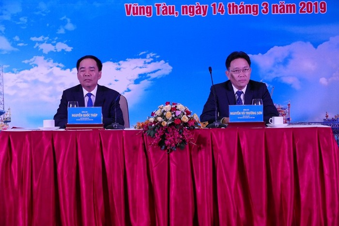 Tổng giám đốc PVN - ông Nguyễn Vũ Trường Sơn, Phó Tổng giám đốc - ông Nguyễn Quốc Thập chủ trì hội nghị.