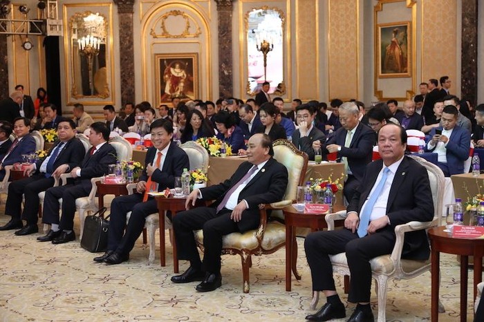 Thủ tướng Chính phủ Nguyễn Xuân Phúc và đại diện lãnh đạo cấp cao của Việt Nam và Trung Quốc tham dự và chúc mừng Vietjet tại Lễ kỷ niệm 5 năm mở đường bay đến Trung Quốc.