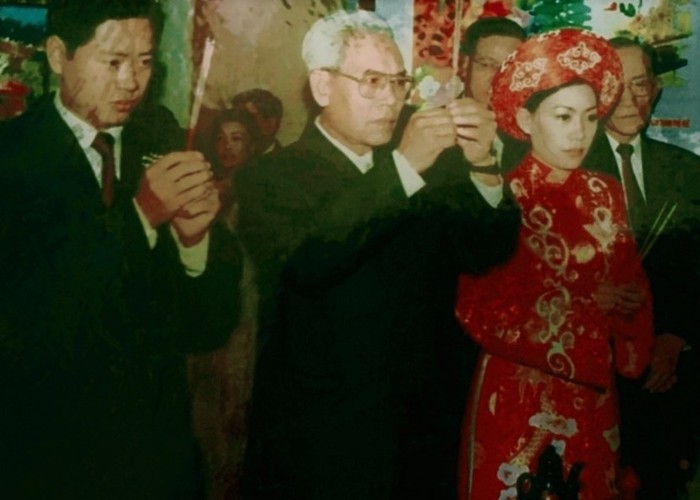Đám cưới của anh Tuấn và chị Thùy năm 2005 - Ảnh chụp từ album của nhân vật