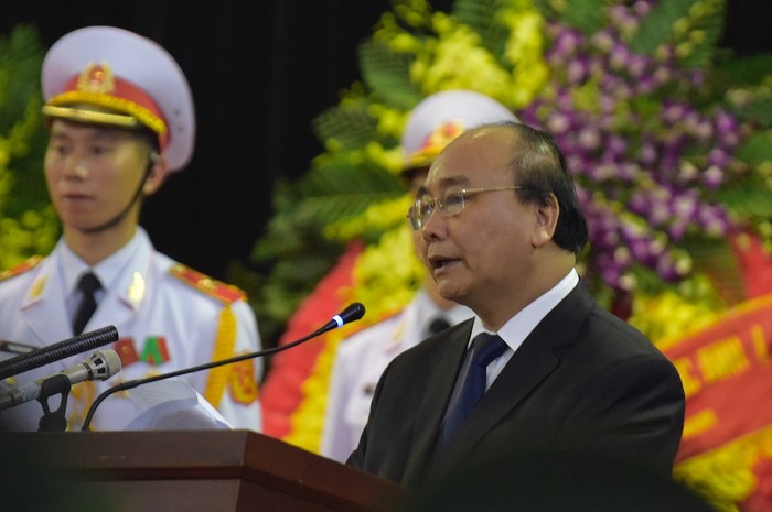 Thủ tướng Nguyễn Xuân Phúc đọc lời điếu. Ảnh VGP/Nhật Bắc