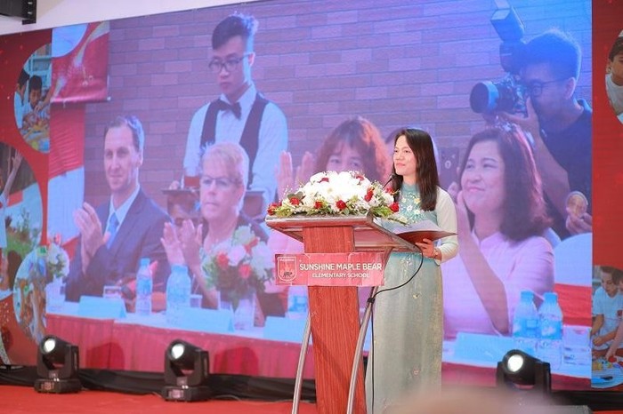 Tại sự kiện, bà Trần Thị Như Loan – Phó Tổng giám đốc Tập đoàn chia sẻ những trăn trở và khát vọng của Sunshine Group trong hành trình xây dựng ngôi trường truyền cảm hứng.