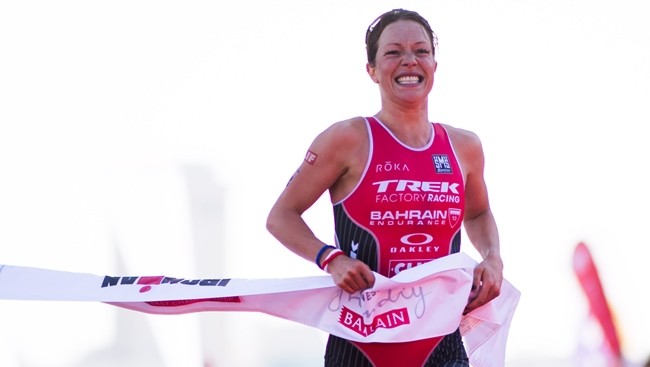 Holly Lawrence ở cuộc thi IRONMAN 70.3 Middle East Championship ở Bahrain tháng 11/2017.
