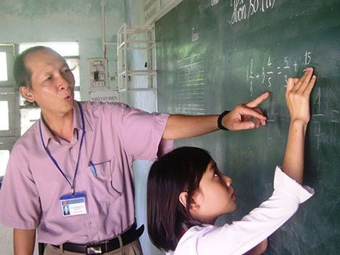 Nghỉ hưu trước tuổi, giáo viên được tính chế độ như thế nào? (Ảnh minh hoạ: Vietnamnet.vn)