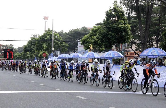 Chặng đua đầu tiên diễn ra quanh đường Vành Đai Trong (Thành phố Hồ Chí Minh)