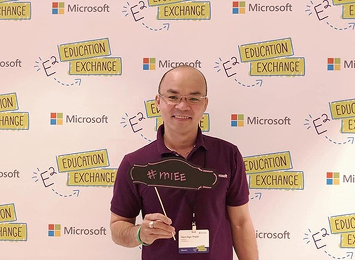 Thầy giáo Ngô Thành Nam, Ban Chuyên môn Tập đoàn Giáo dục Nguyễn Hoàng (Ảnh chụp tại Diễn đàn giáo dục toàn cầu của Microsoft tại Paris, Pháp - Nhân vật cung cấp)