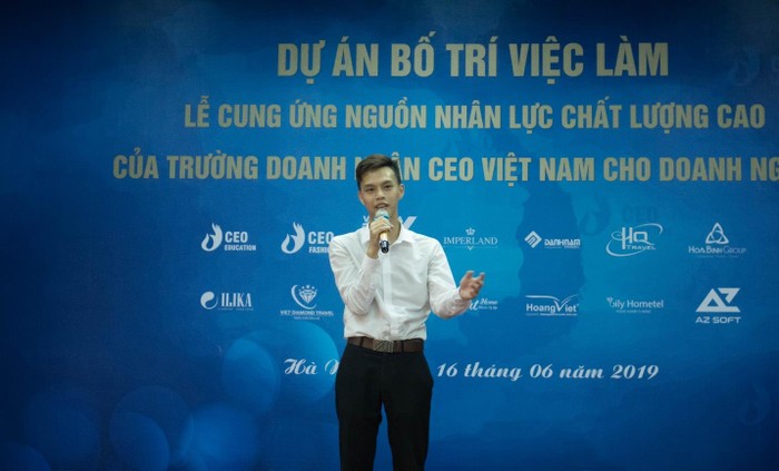 Hình ảnh thầy Trần Minh Đức – Sinh viên Business One K2 của trường Doanh nhân CEO đang làm việc tại Tập đoàn G6 Group chia sẻ